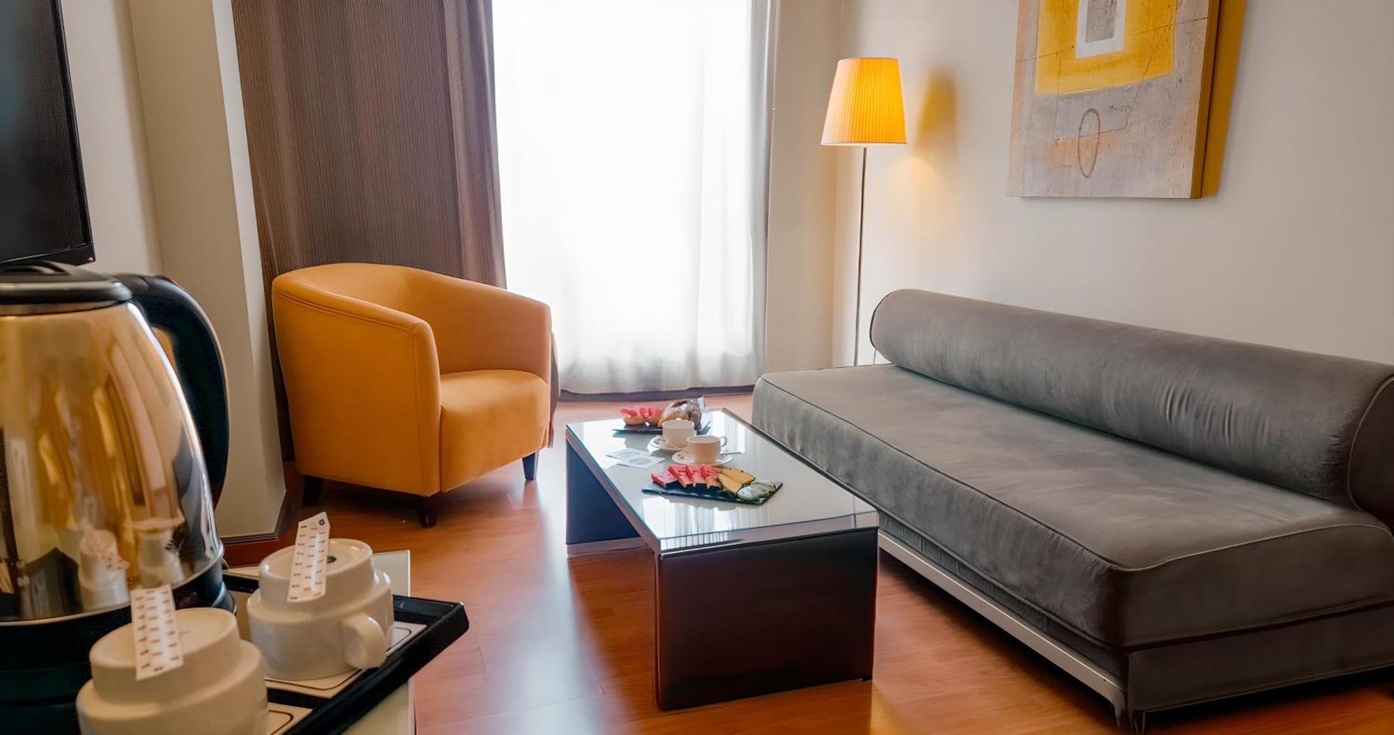 Vertice Sevilla Экстерьер фото